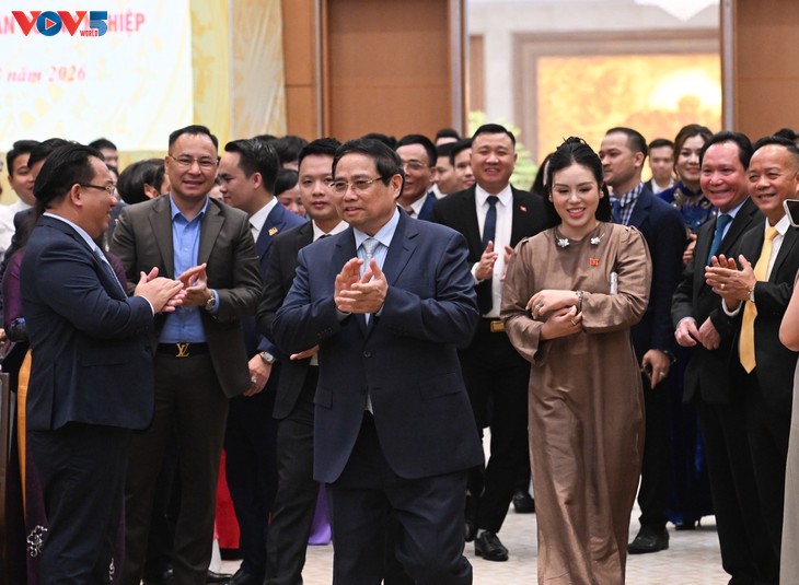 Urgen a las empresas vietnamitas a redoblar esfuerzos para lograr crecimiento de dos dígitos - ảnh 1