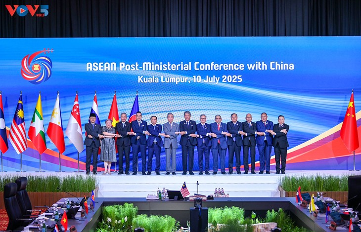 อาเซียนเรียกร้องให้รักษาสันติภาพในทะเลตะวันออก - ảnh 1