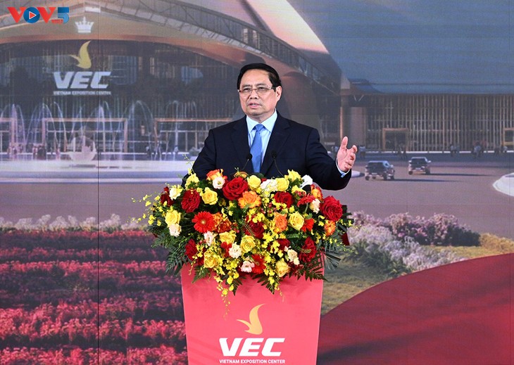 พิธีวางศิลาฤกษ์และเปิดใช้งาน 250 โครงการและกิจการที่มีความหมายที่สำคัญต่อโครงสร้างพื้นฐานระดับชาติ - ảnh 2