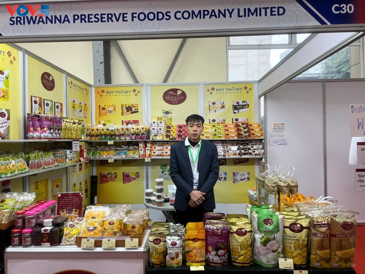 ภาคธุรกิจไทยตั้งความหวังว่า ความร่วมมือทางเศรษฐกิจระหว่างไทยกับเวียดนามจะเติบโตต่อไป - ảnh 2