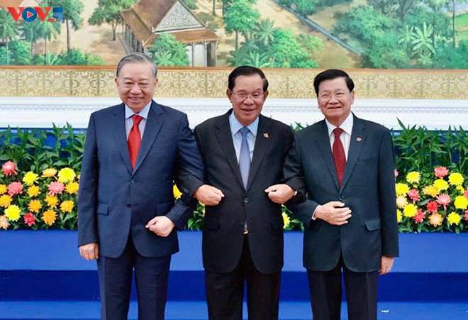 การเยือนลาวและกัมพูชาของเลขาธิการใหญ่พรรค โตเลิม ช่วยกระชับความสัมพันธ์ระหว่างเวียดนามและสองประเทศเพื่อนบ้านให้แน่นแฟ้นยิ่งขึ้น - ảnh 1