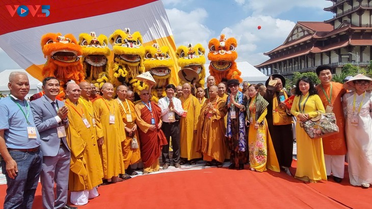 Ausstellung über buddhistische Kultur Vietnams  - ảnh 2
