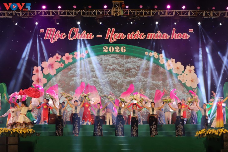 Moc Chau startet das Jahr 2026 mit dem Fest „Verabredung in Blumensaison“ - ảnh 1