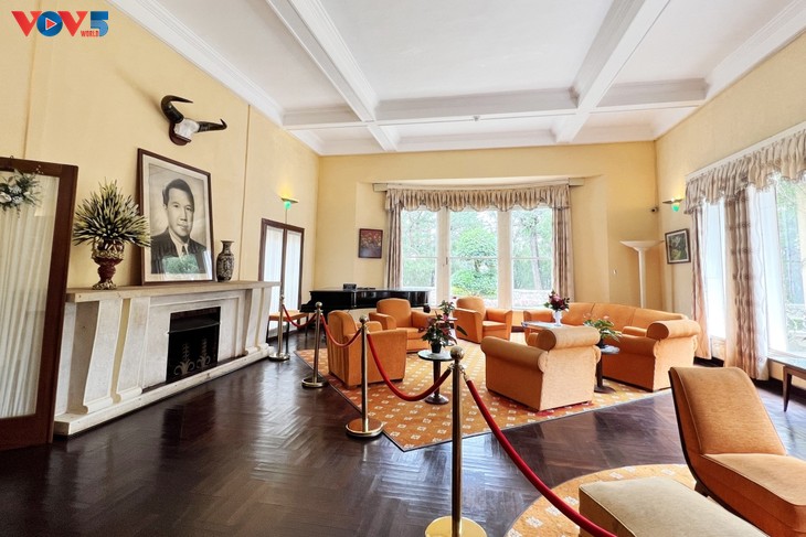 พระราชวัง บ๋าวด๋าย นิมิตหมายแห่งกาลเวลากลางป่าสน ดาลัด จังหวัดเลิมด่ง - ảnh 3