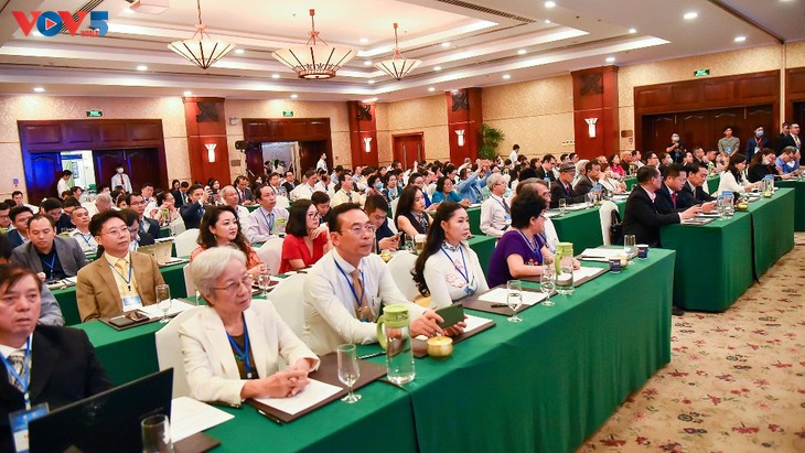 Digitale Umwandlung und Beseitigung der Auswirkung von COVID-19-Pandemie für Wirtschaftsentwicklung - ảnh 1