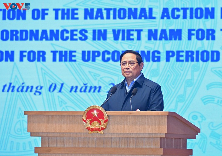 ນາ​ຍົກ​ລັດ​ຖະ​ມົນ​ຕີ ຟ້າມ​ມິງ​ຈິງ: ຮອດ​ປີ 2045 ທຳ​ຄວາມ​ສະ​ອາດ​ເນື້ອ​ທີ່​ດິນ​ຖືກ​ມົນ​ລະ​ພິດ​ຈາກ​ລູກ​ລະ​ເບີດ​ໃຫ້​ສຳ​ເລັດ​ໂດຍ​ພື້ນ​ຖານ - ảnh 1