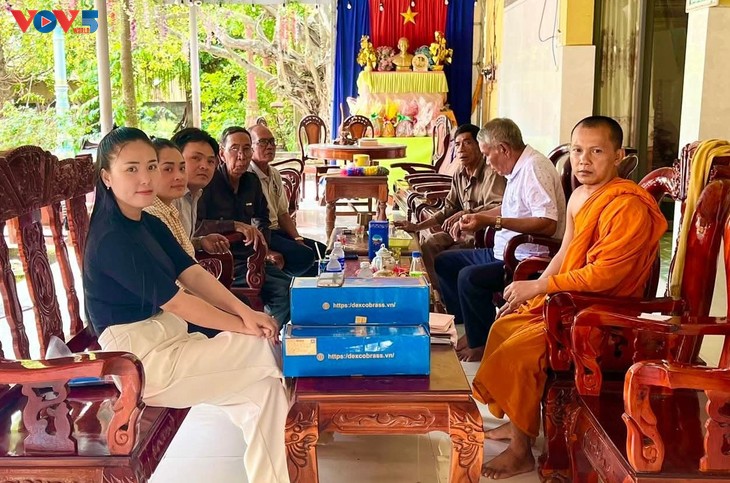 ປະຊາຊົນເຂດທົ່ວພຽງແມ່ນ້ຳຂອງທາງພາກໃຕ້ ຫວຽດນາມ ຕິດຕາມກອງປະຊຸມໃຫຍ່ຄັ້ງທີ 14 ຂອງພັກ - ảnh 1