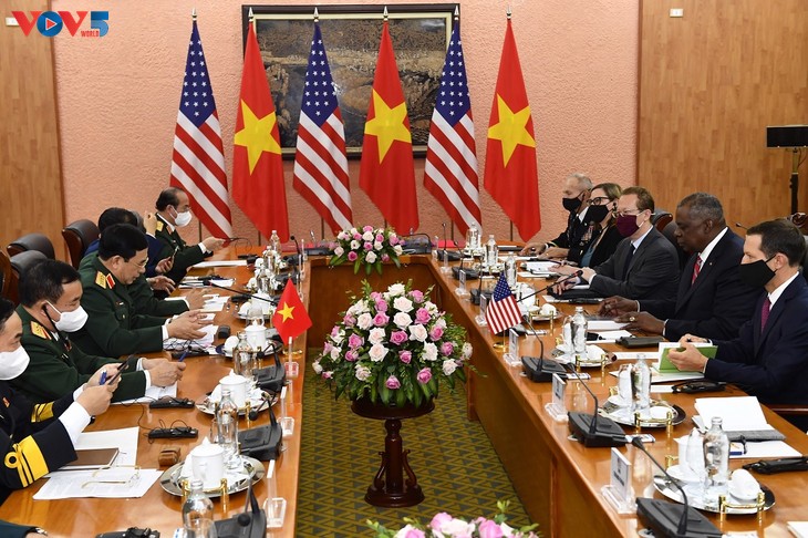 Secretario de Defensa de Estados Unidos visita a Vietnam - ảnh 1