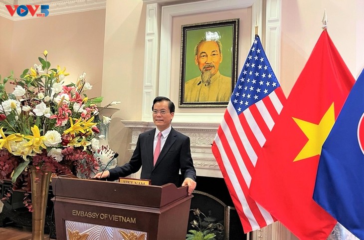 Destacan apoyo mutuo entre Vietnam y Estados Unidos en contexto del covid-19 - ảnh 1