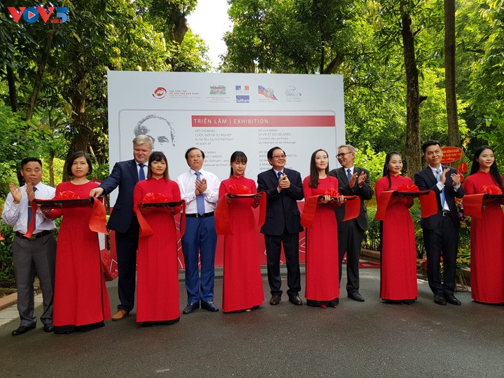 Exposition d’archives sur le Président Hô Chi Minh - ảnh 1