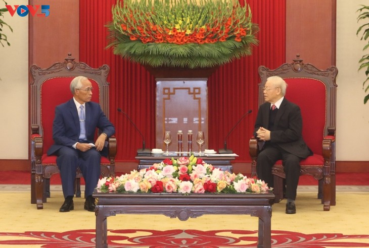 Nguyên Phu Trong: le Vietnam soutient le renouveau du Laos - ảnh 1