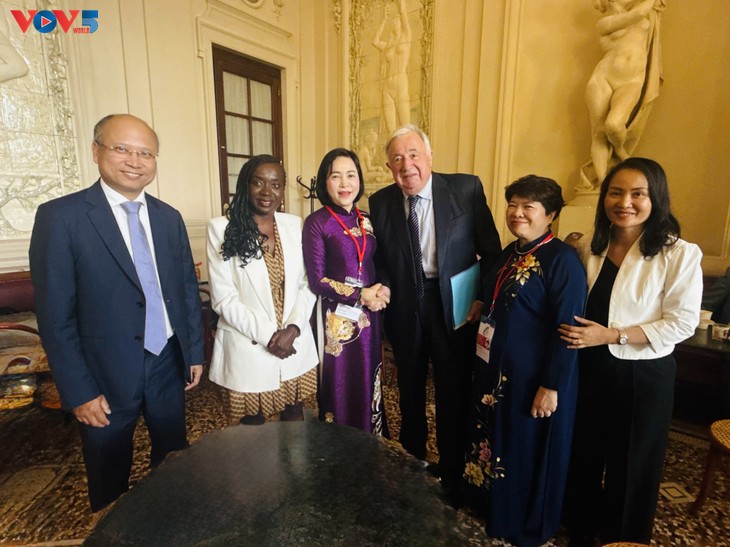 Nguyên Thi Thanh œuvre pour le renforcement des liens francophones à Paris - ảnh 2