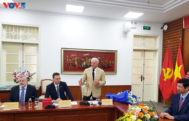 Greg Norman reconduit comme ambassadeur du tourisme vietnamien - ảnh 1