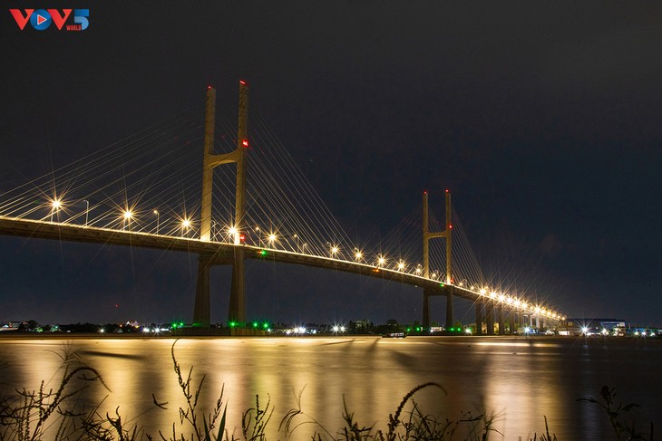 Infrastructures, autoroutes, ponts: le Vietnam accélère son essor - ảnh 3