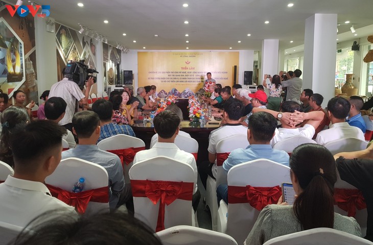 Hanoï: Coup d’envoi de l’exposition thématique dédiée aux produits artisanaux OCOP - ảnh 3