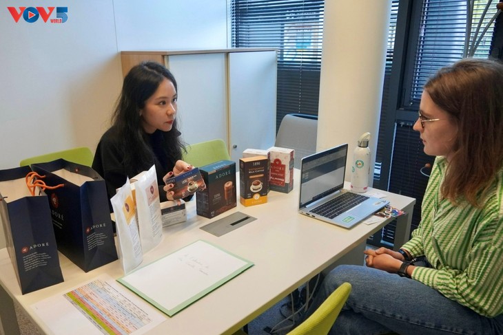 Les produits vietnamiens conquièrent le réseau de distribution français - ảnh 2