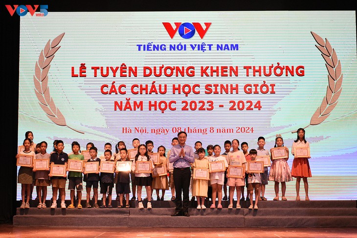 Đài Tiếng nói Việt Nam khen thưởng học sinh Giỏi năm học 2023 - 2024 - ảnh 6