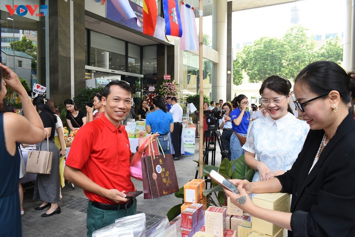 Tưng bừng Hội chợ kỷ niệm 79 năm thành lập Đài Tiếng nói Việt Nam - ảnh 17