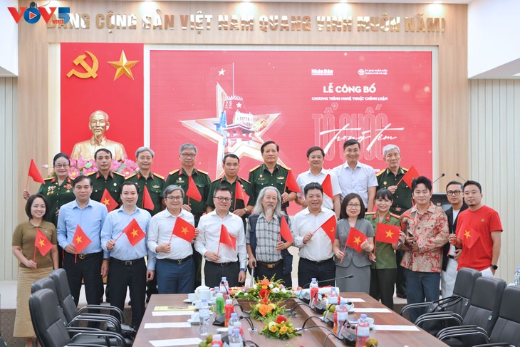 50.000 người cùng hoà nhịp hát Quốc ca tại concert “Tổ Quốc trong tim“ - ảnh 7