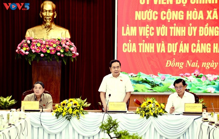 Trân Thanh Mân travaille avec le comité du Parti de la province de Dông Nai - ảnh 1