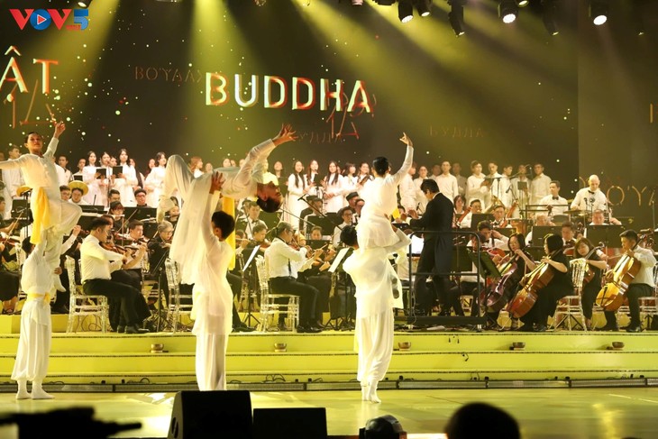 Le Vesak 2025 célèbre la musique bouddhiste internationale - ảnh 2