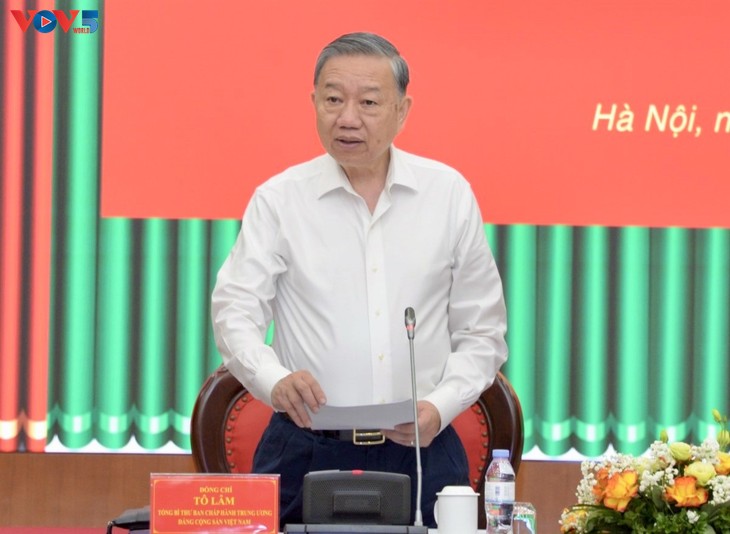 Tô Lâm travaille avec la Commission des affaires intérieures du Comité central du PCV - ảnh 2
