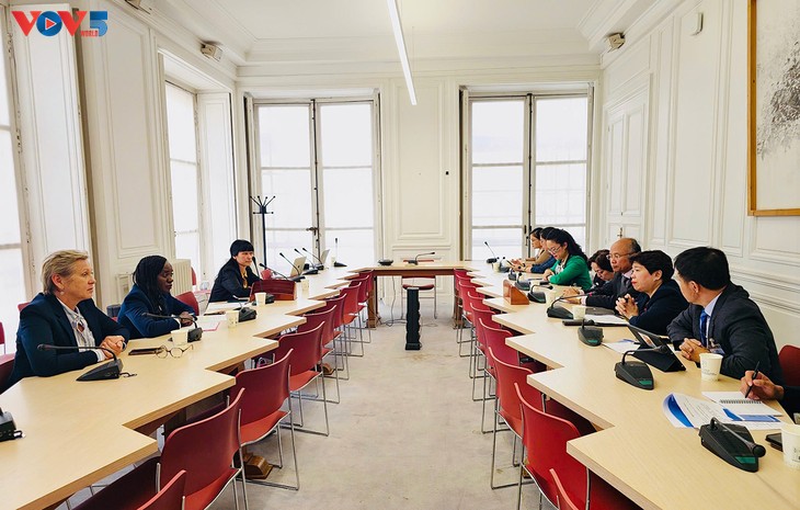 Une délégation parlementaire vietnamienne en France  - ảnh 3
