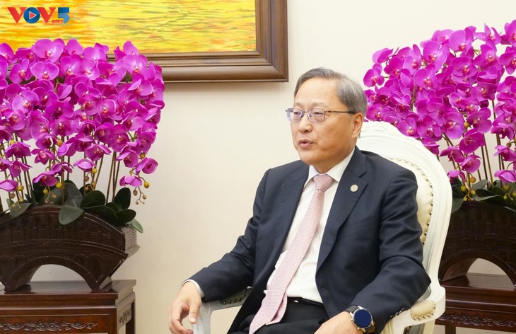 Zhang Jianguo: le parcours de développement du Vietnam offre de précieuses leçons à la cause du socialisme dans le monde - ảnh 1