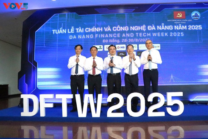 Dà Nang lance sa semaine de la finance et de la technologie 2025 - ảnh 2