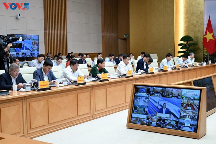 Pham Minh Chinh préside une réunion consacrées aux projets ferroviaires - ảnh 2