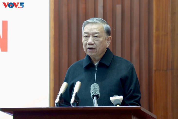 Le secrétaire général Tô Lâm présente ses vœux de Têt aux mineurs de charbon à Quang Ninh  - ảnh 2