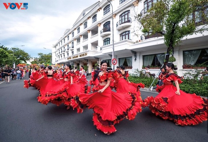 Ouverture du festival de rue à Huê - ảnh 2