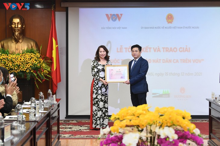 Trao giải cuộc thi “Kiều bào hát dân ca trên Đài Tiếng nói Việt Nam (VOV)“ - ảnh 4