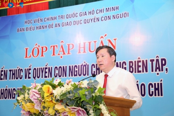 Tập huấn kiến thức về quyền con người cho các cơ quan báo chí - ảnh 1