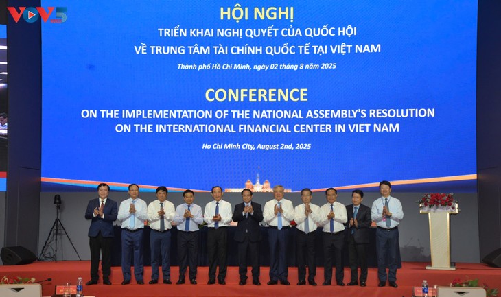 Thủ tướng chủ trì Hội nghị triển khai Nghị quyết của Quốc hội về Trung tâm Tài chính Quốc tế tại Việt Nam - ảnh 1