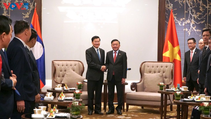 Lễ tiễn Tổng Bí thư, Chủ tịch nước Lào cùng Phu nhân và đoàn đại biểu cấp cao Đảng, Nhà nước Lào - ảnh 2