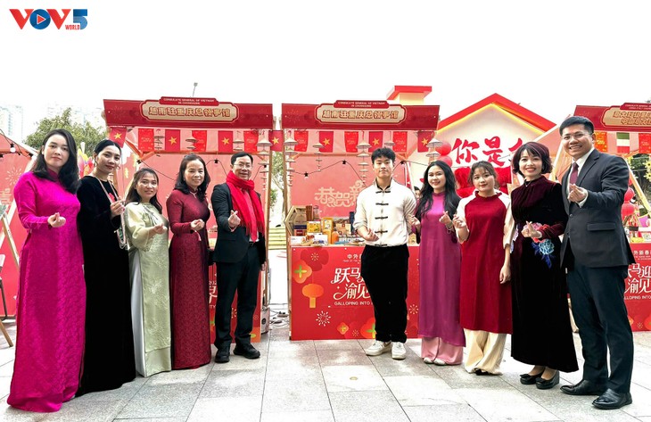 Hương vị Việt Nam lan tỏa tại Hội chợ quốc tế mùa Xuân ở Trùng Khánh, Trung Quốc - ảnh 2