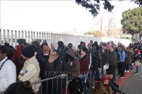 México recibe a primeros ciudadanos deportados por Estados Unidos