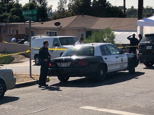 米 カリフォルニア州の銃撃事件 民家で親子５人死亡