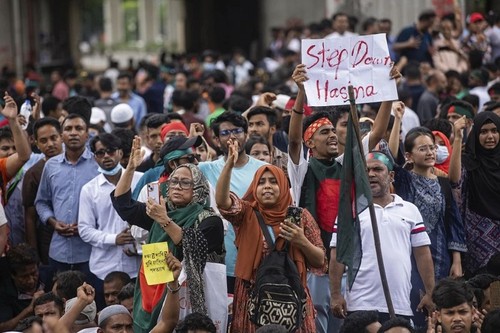 Political instability pushes Bangladesh toward uncertain future