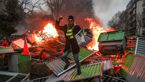 Gilets Jaunes Une 8e Mobilisation Et De Nouvelles Violences