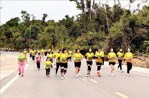 Yen Tu Heritage Marathon 2024: 6000 Sportler laufen durch Quang Ninh