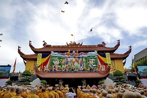 2562e Anniversaire De La Naissance De Bouddha Voeux Presentes Aux Bouddhistes