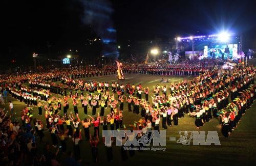 Inaugurada la Semana de Cultura y Turismo de Muong Lo 2017 - ảnh 1