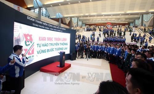 Inauguran la exposición sobre la tradición gloriosa de la Juventud Comunista Ho Chi Minh - ảnh 1