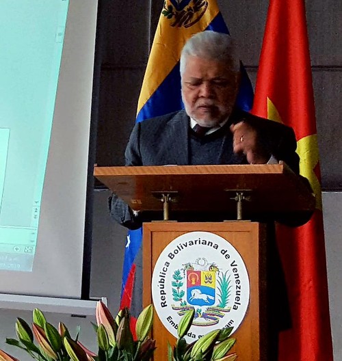 Celebran en Hanói rueda de prensa de solidaridad con el pueblo venezolano  - ảnh 1