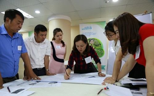 Vietnam impulsa la ayuda a mujeres y niños expuestos a efectos del cambio climático en zonas rurales - ảnh 1