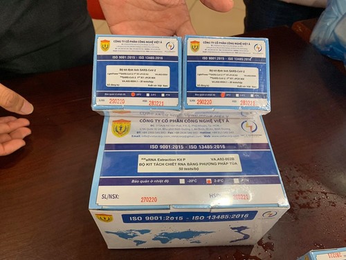 Reino Unido comienza a usar kits de prueba rápida del nuevo coronavirus de Vietnam - ảnh 1