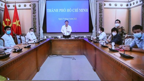 Adoptan medidas más estrictas frente a un nuevo brote del covid-19 en Ciudad Ho Chi Minh - ảnh 1