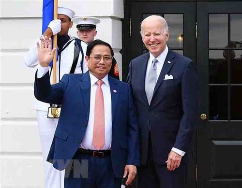 La visita del primer ministro de Vietnam a Estados Unidos ayuda a mejorar la imagen nacional en el mundo - ảnh 1